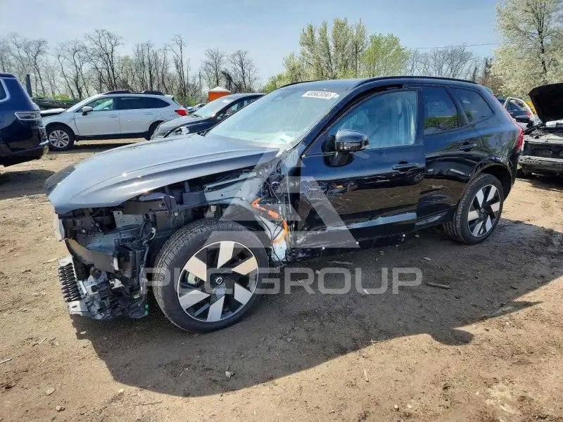 2025 Volvo XC60 фото