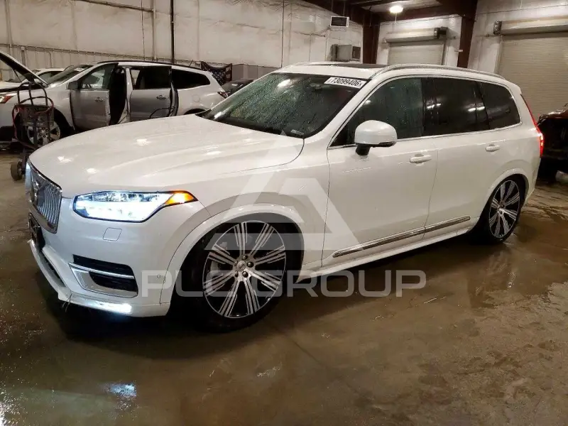 2025 Volvo XC90 фото