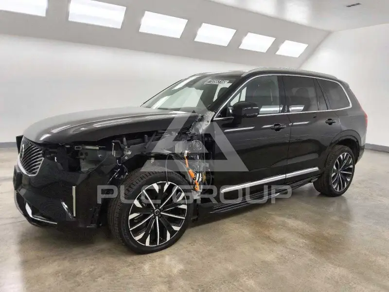 2025 Volvo XC90 photo