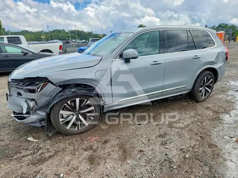 2025 Volvo XC90 фото