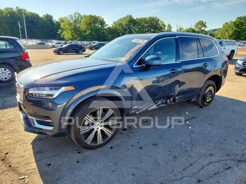 2025 Volvo XC90 photo