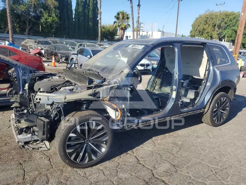 2025 Volvo XC90 фото