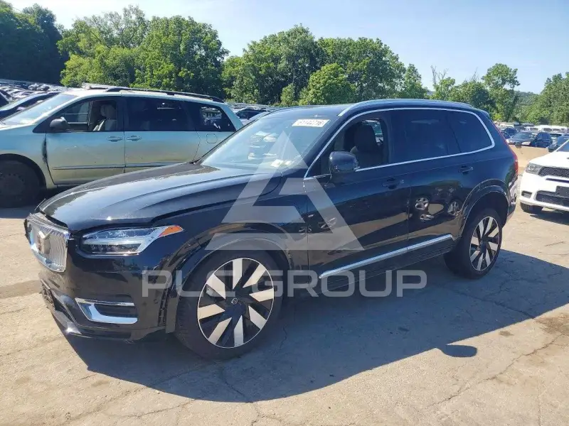 2025 Volvo XC90 фото