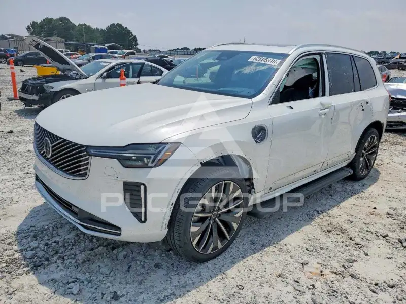2025 Volvo XC90 photo