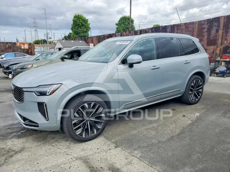 2025 Volvo XC90 photo