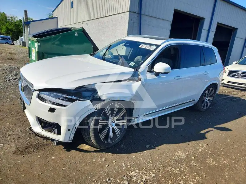 2025 Volvo XC90 фото
