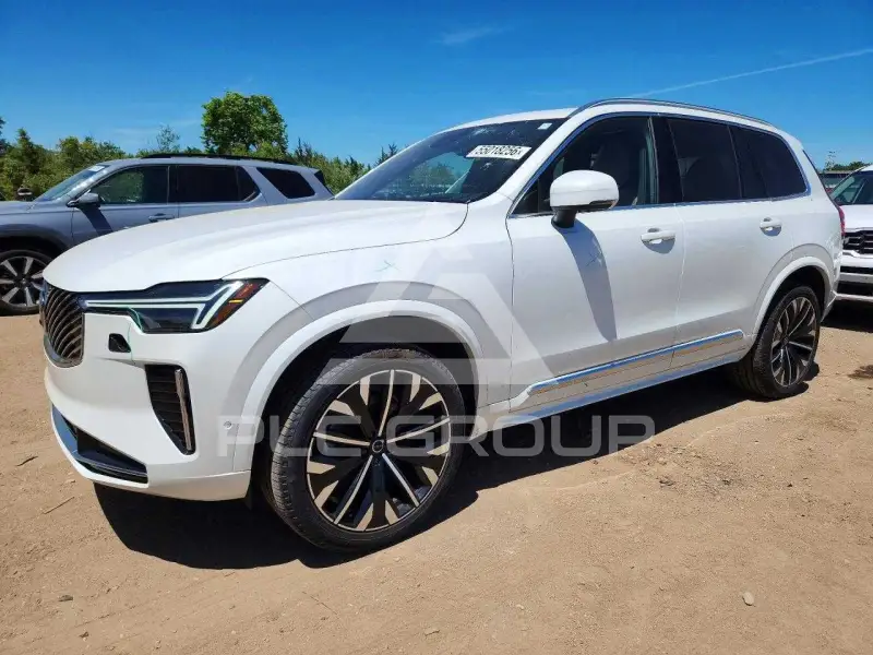 2025 Volvo XC90 photo