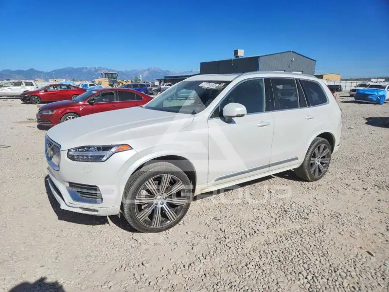 2025 Volvo XC90 фото