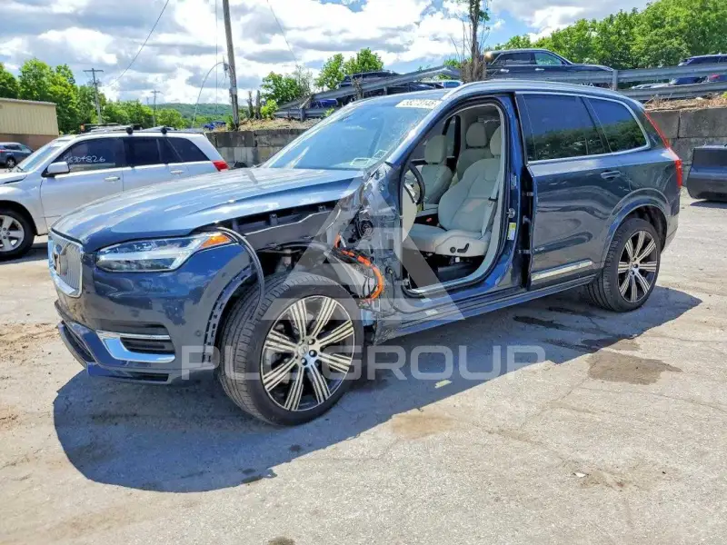 2025 Volvo XC90 фото