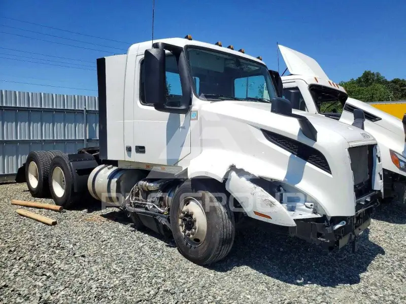 2025 Volvo VNL photo