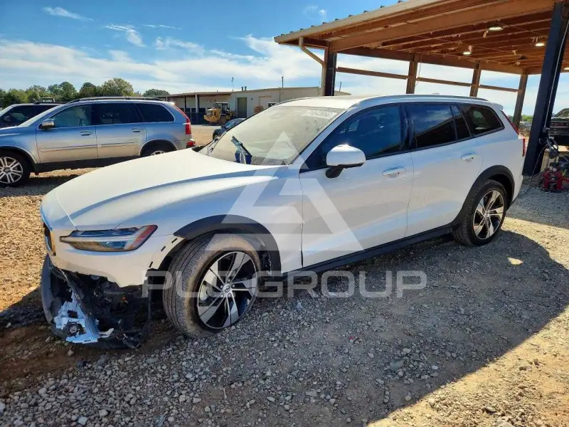 2025 Volvo V60 фото