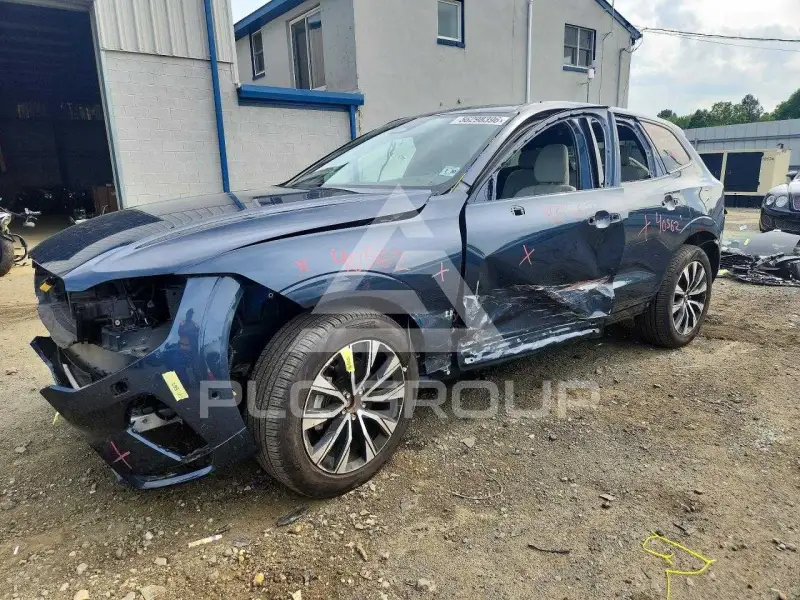 2025 Volvo XC60 фото