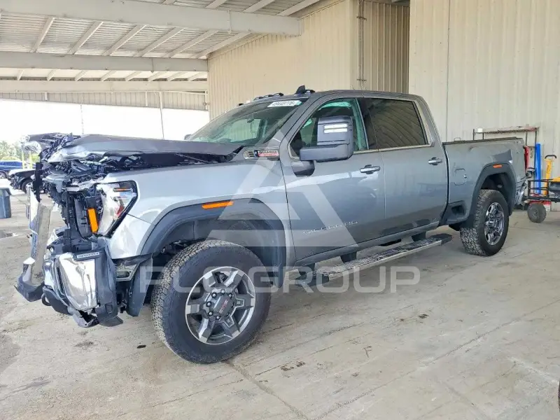 2025 GMC Sierra photo