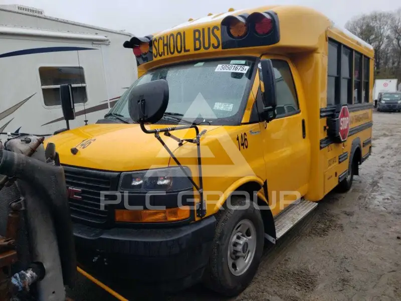 2025 GMC Savana photo