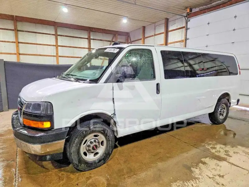 2025 GMC Savana photo