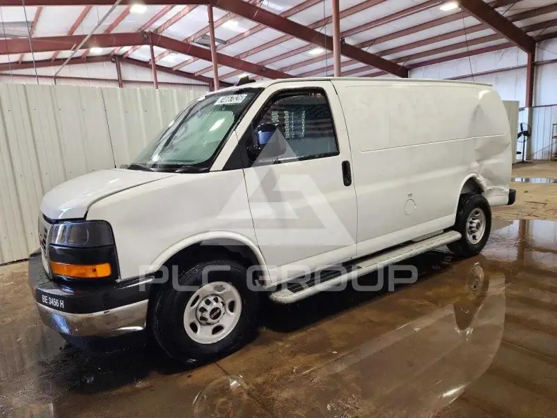 2025 GMC Savana photo