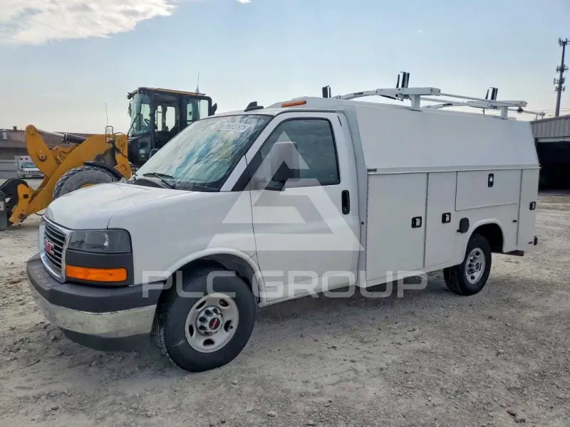 2025 GMC Savana фото