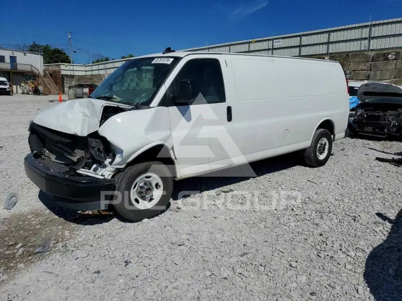 2025 GMC Savana фото