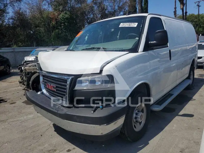 2025 GMC Savana фото