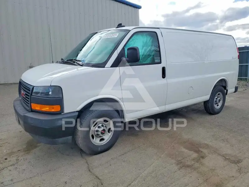2025 GMC Savana фото