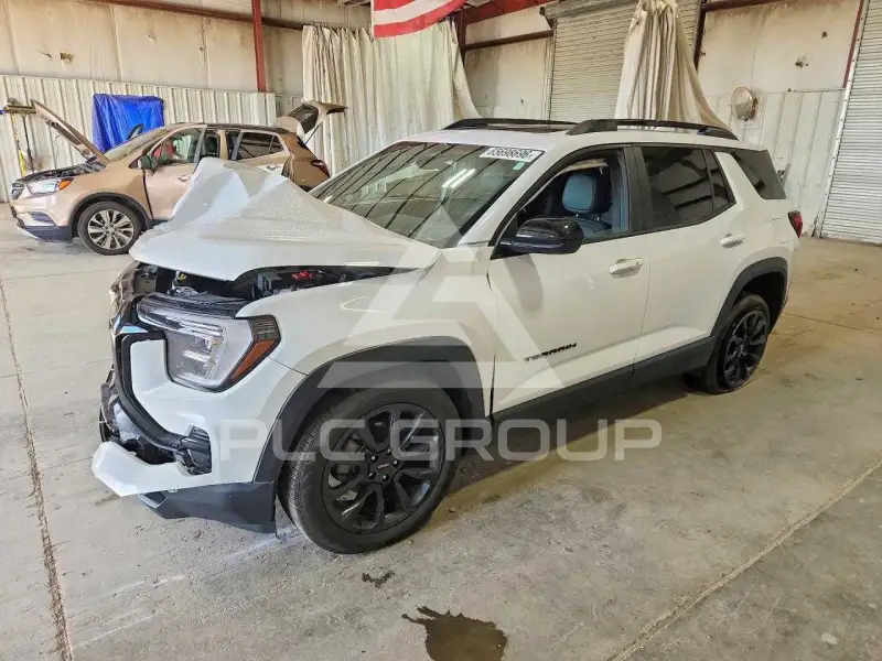 2025 GMC TERRAIN photo