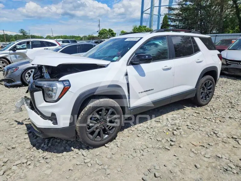 2025 GMC TERRAIN photo