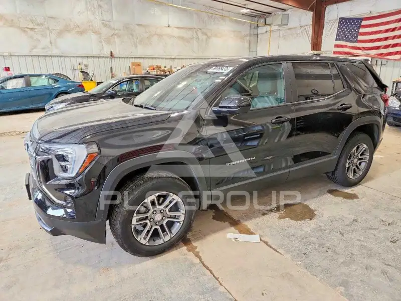 2025 GMC TERRAIN photo
