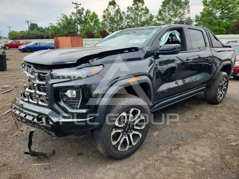 2025 GMC CANYON photo