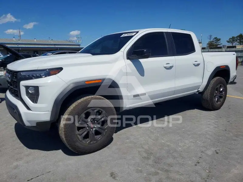 2025 GMC CANYON photo