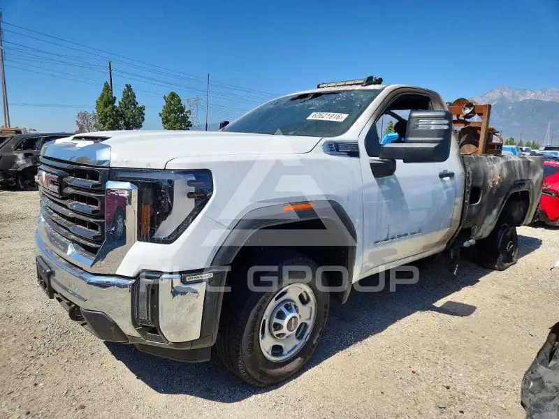 2025 GMC Sierra photo