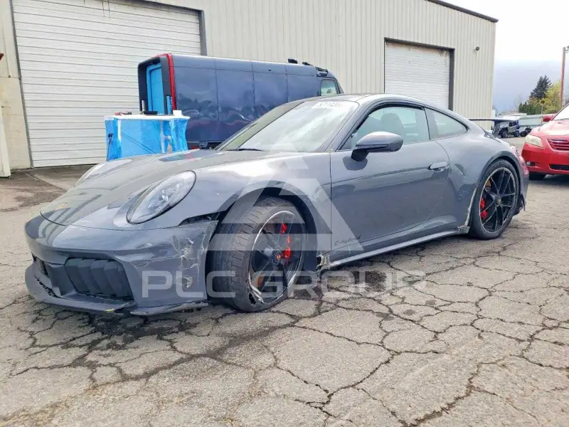2025 Porsche 911 photo