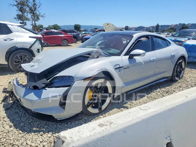 2025 Porsche Taycan photo