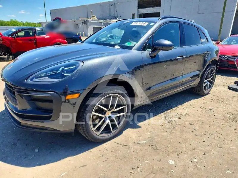 2025 Porsche MACAN photo