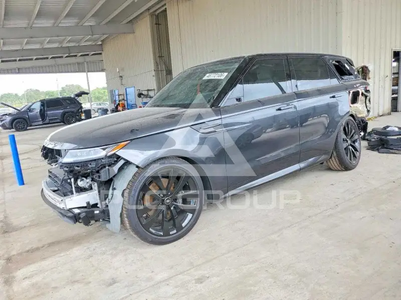 2025 Land Rover Range Rover photo