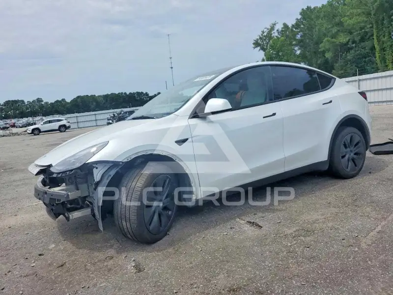 2025 Tesla Model Y фото