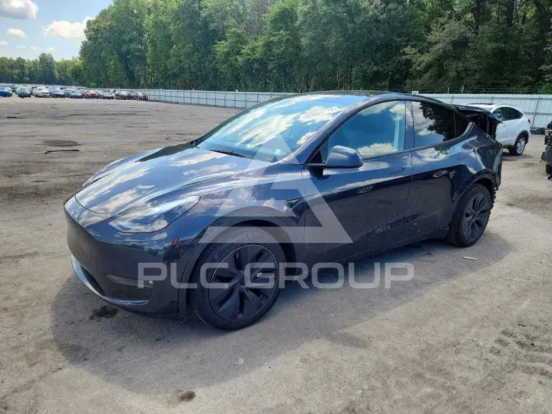 2025 Tesla Model Y фото