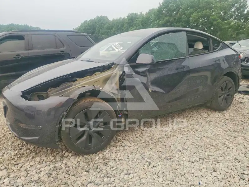2025 Tesla Model Y фото