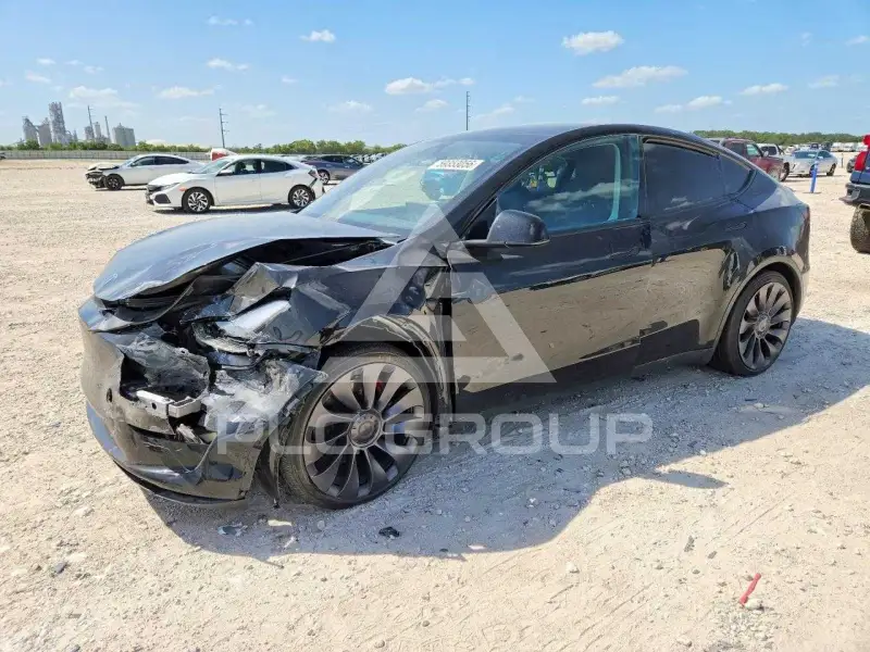 2025 Tesla Model Y фото