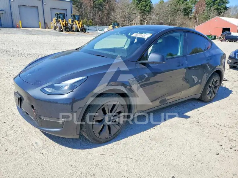 2025 Tesla Model Y фото