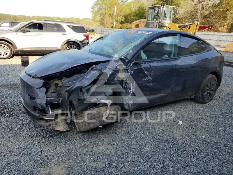 2025 Tesla Model Y фото