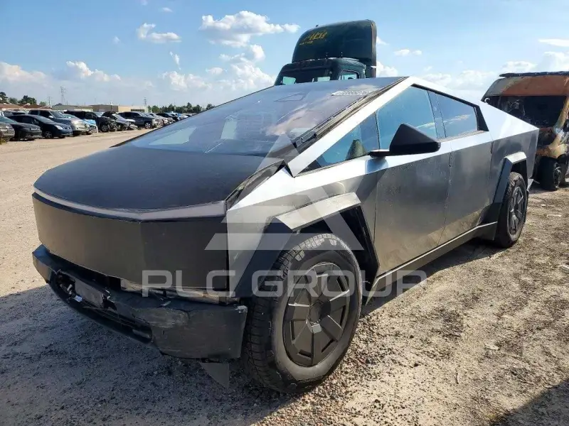 2025 Tesla Cybertruck фото