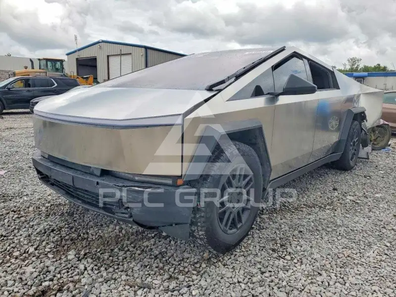 2025 Tesla Cybertruck photo