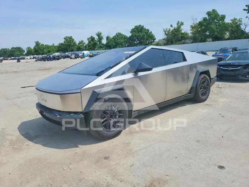 2025 Tesla Cybertruck фото