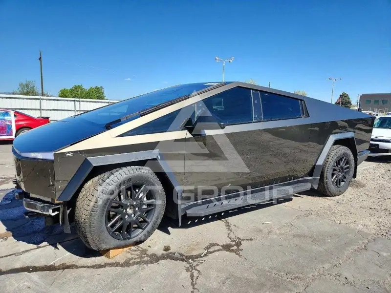 2025 Tesla Cybertruck фото