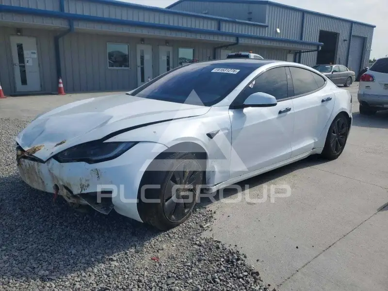 2025 Tesla Model S фото