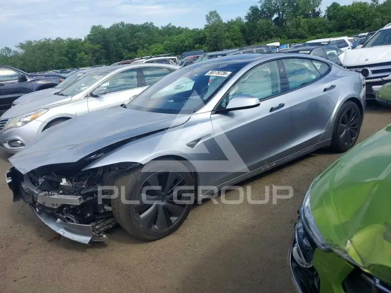 2025 Tesla Model S фото