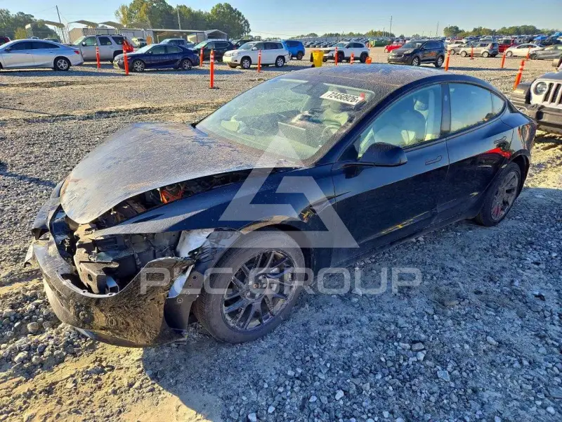 2025 Tesla Model 3 фото