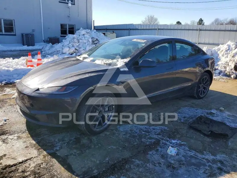 2025 Tesla Model 3 фото