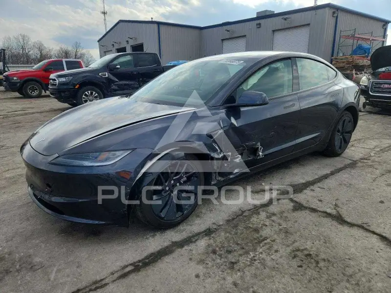 2025 Tesla Model 3 фото