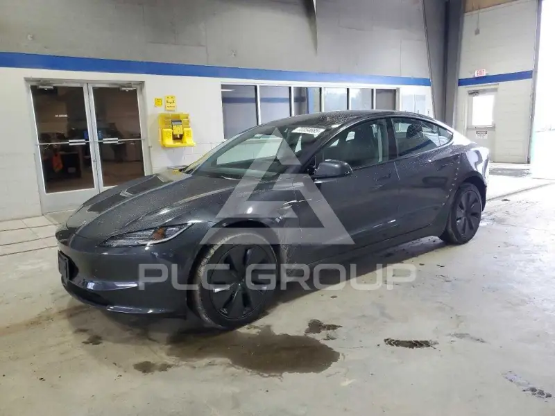 2025 Tesla Model 3 фото